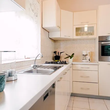Comfortable With Sea View Apartman *