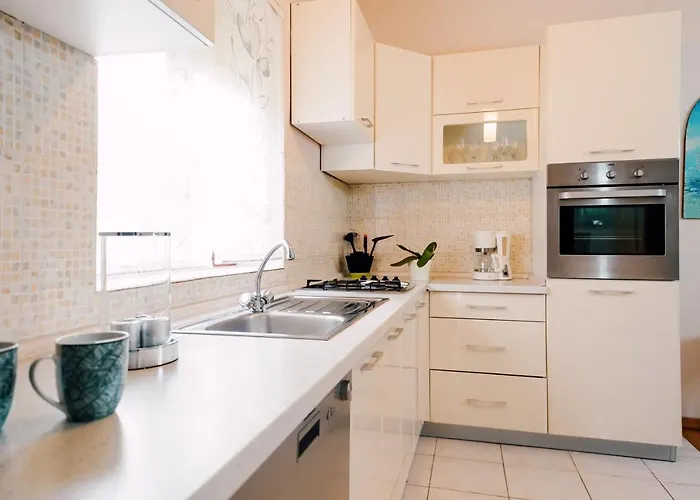 Comfortable With Sea View Апартаменты *