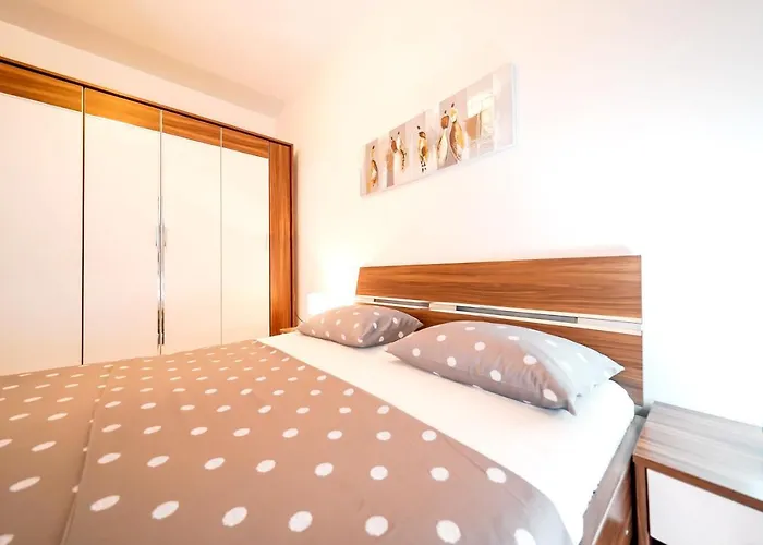 Comfortable With Sea View *