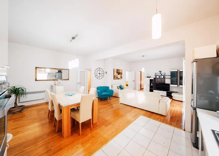 Comfortable With Sea View *