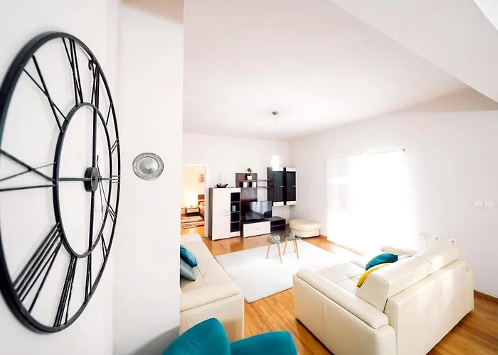 Comfortable With Sea View Апартаменты *