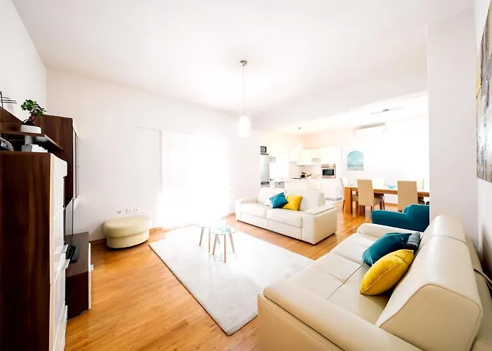 Comfortable With Sea View *