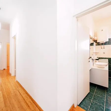 公寓 Comfortable With Sea View Ljubač