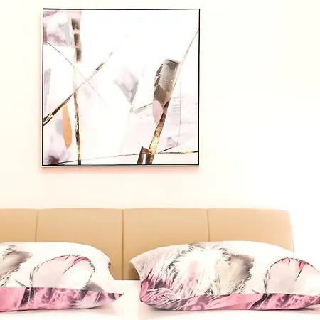 Comfortable With Sea View Апартаменты *