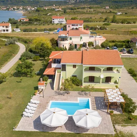 Comfortable With Sea View Appartement Ljubač
